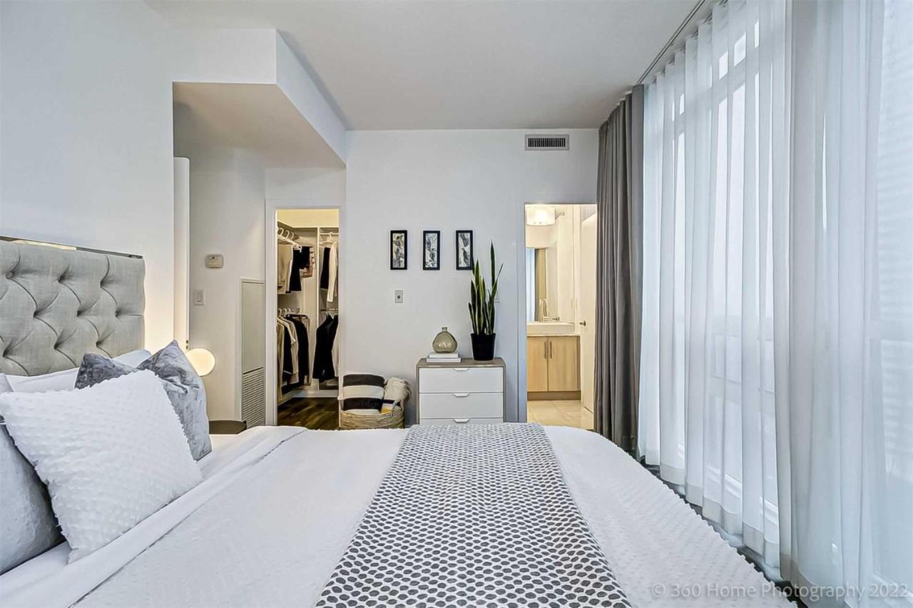 Prime Location - Stunning 2-Bdrm Condo Τορόντο Εξωτερικό φωτογραφία