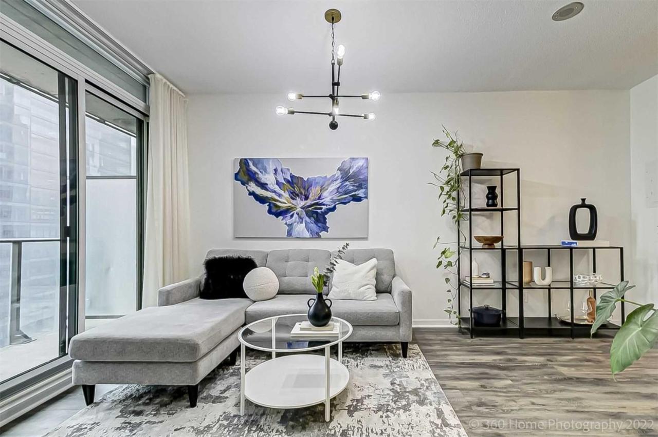 Prime Location - Stunning 2-Bdrm Condo Τορόντο Εξωτερικό φωτογραφία